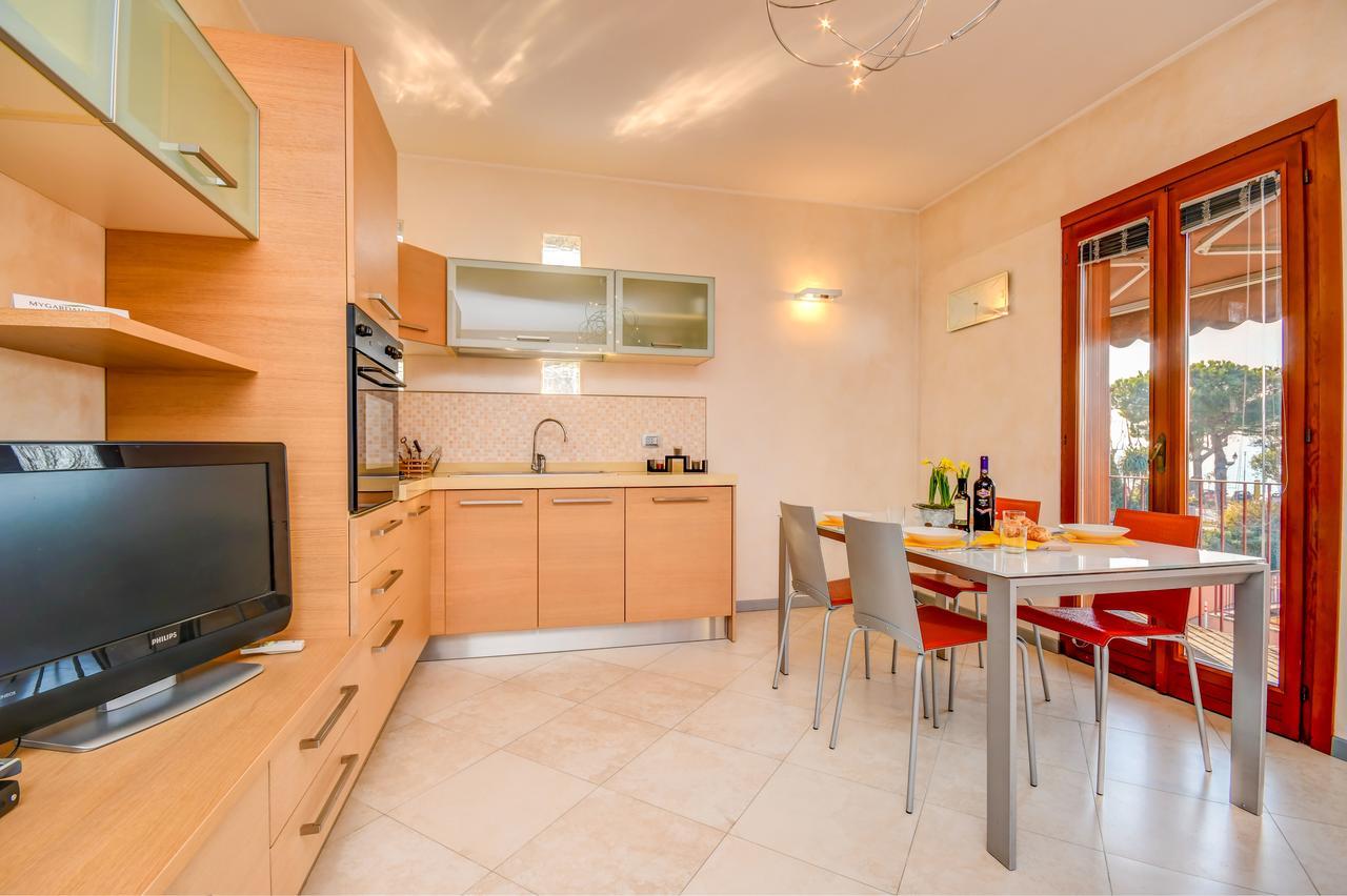 Barcone 1 Apartment Сирмионе Екстериор снимка